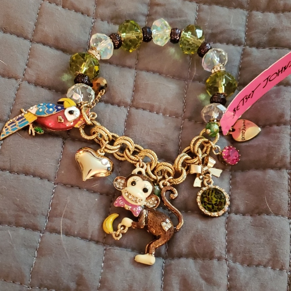 Charm bracelet
